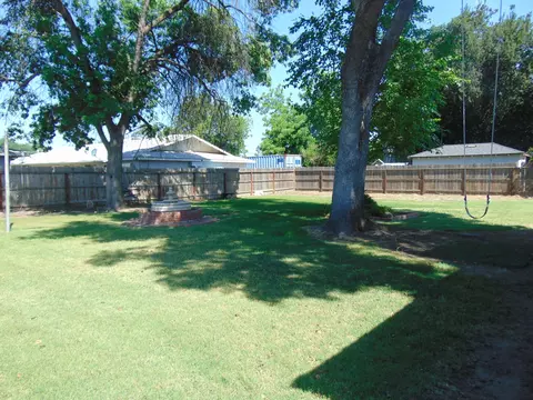 69 Grand Ave, Lemoore, CA 93245 photo 17