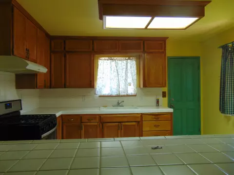 69 Grand Ave, Lemoore, CA 93245 photo 4
