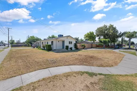 545 W Cross Ave, Tulare, CA 93274
