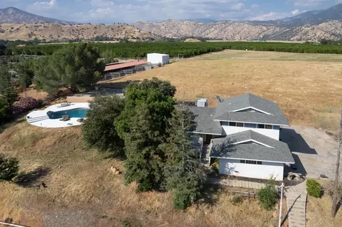 33292 Tule Oak Dr, Springville, CA 93265
