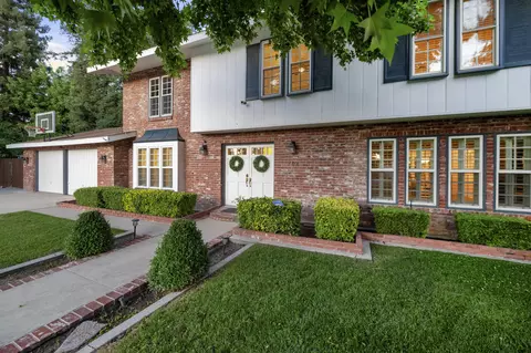 704 N Fulgham Ct, Visalia, CA 93291