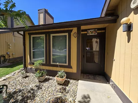 1944 E Harold Ave, Visalia, CA 93292 photo 3