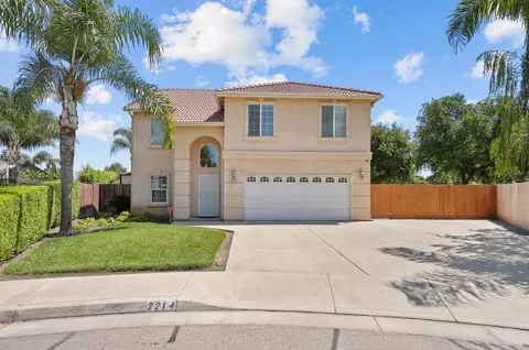 2214 S Stevenson Ct, Visalia, CA 93277