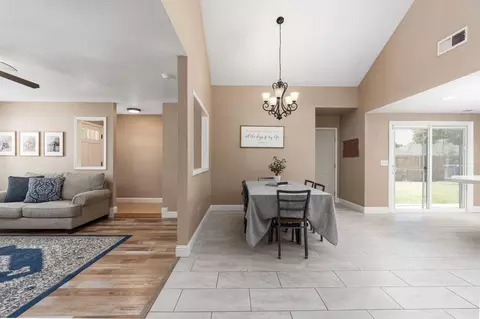 2402 E Vassar Dr, Visalia, CA 93292 photo 10