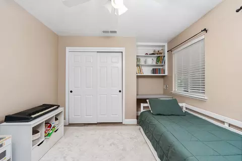 2402 E Vassar Dr, Visalia, CA 93292 photo 17