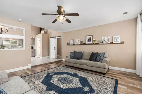 2402 E Vassar Dr, Visalia, CA 93292 photo 9