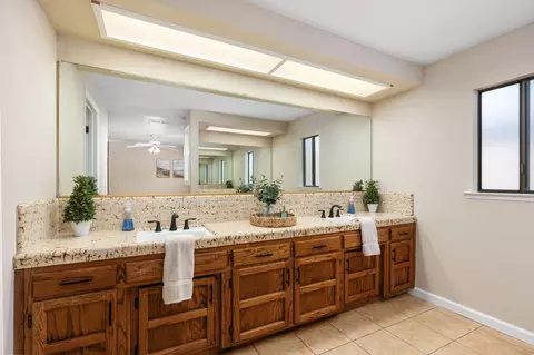 2402 E Vassar Dr, Visalia, CA 93292 photo 22