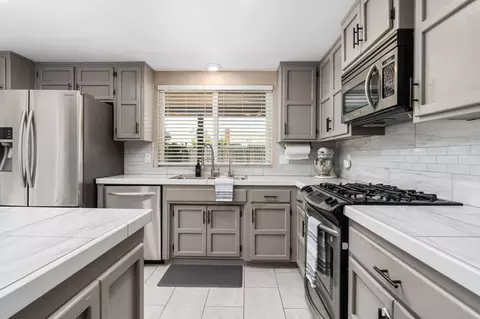 2402 E Vassar Dr, Visalia, CA 93292 photo 13