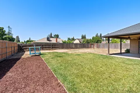 2402 E Vassar Dr, Visalia, CA 93292 photo 27