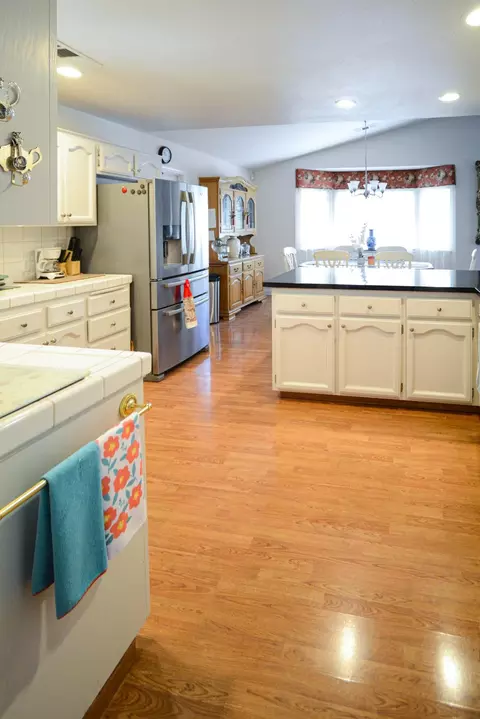 736 Vista Ct, Exeter, CA 93221 photo 4
