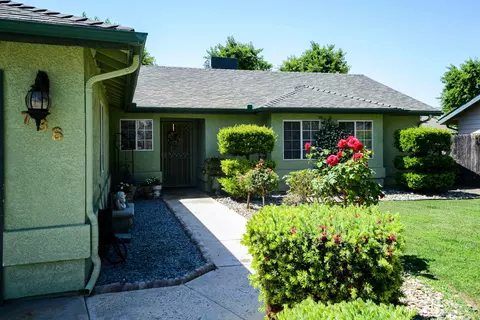 736 Vista Ct, Exeter, CA 93221