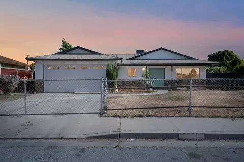 781 Sandra Ln, Porterville, CA 93257