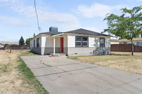 1712 N N Beverly St, Porterville, CA 93257
