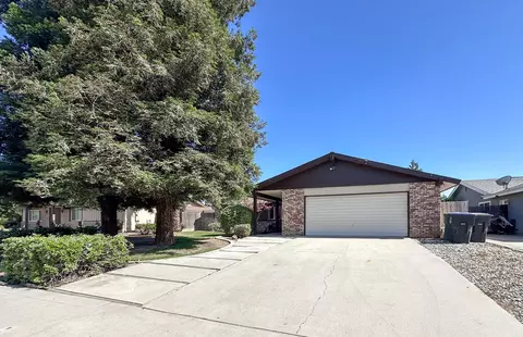 3545 W La Vida Ave, Visalia, CA 93277