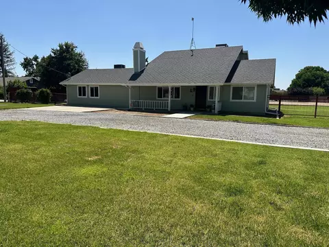 131 S Cornucopia Rd, Exeter, CA 93221