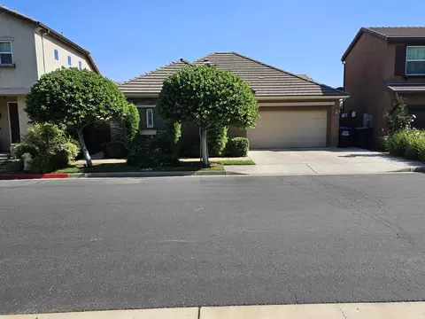 3849 W Jerome Ave, Visalia, CA 93291
