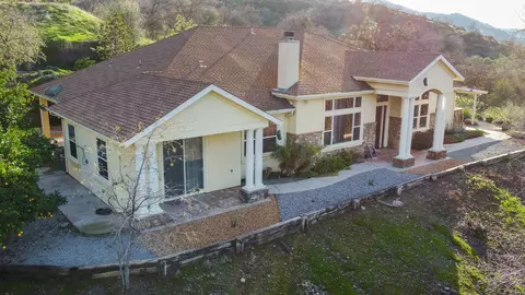 42330 Corral Dr, Three Rivers, CA 93271