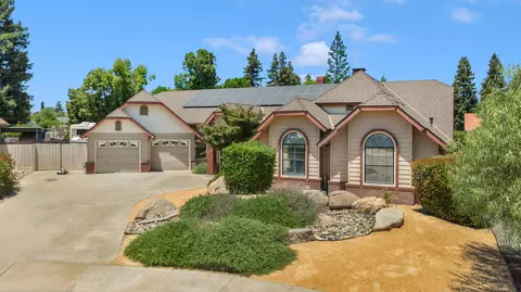 2512 E Vassar Ct, Visalia, CA 93292 photo 2