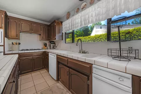 2512 E Vassar Ct, Visalia, CA 93292 photo 15