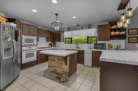 2512 E Vassar Ct, Visalia, CA 93292 photo 13