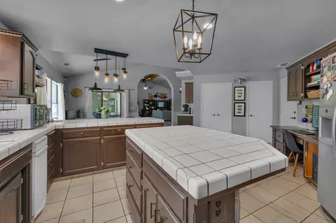 2512 E Vassar Ct, Visalia, CA 93292 photo 16