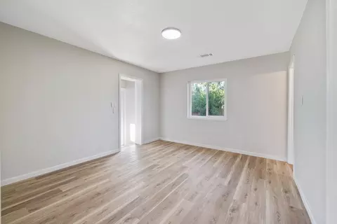 502 E Sequoia Ave, Visalia, CA 93292 photo 22