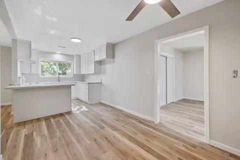 502 E Sequoia Ave, Visalia, CA 93292 photo 17