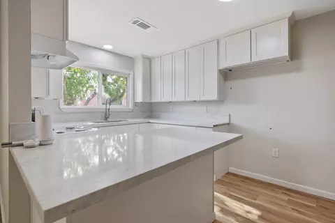 502 E Sequoia Ave, Visalia, CA 93292 photo 19