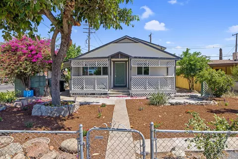 502 E Sequoia Ave, Visalia, CA 93292