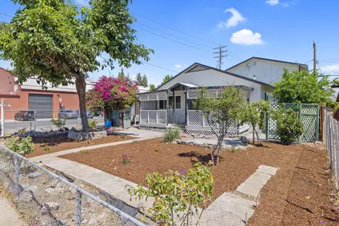 502 E Sequoia Ave, Visalia, CA 93292 photo 3