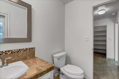 140 E Paseo Ave, Visalia, CA 93277 photo 12