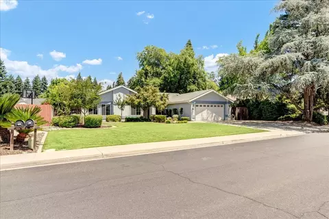 140 E Paseo Ave, Visalia, CA 93277 photo 2