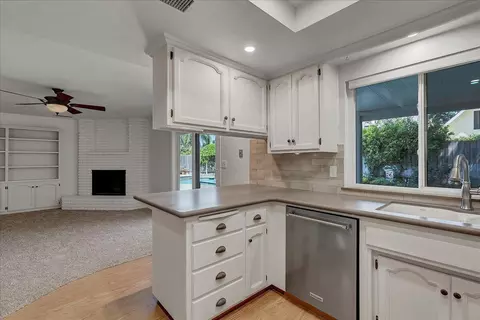 140 E Paseo Ave, Visalia, CA 93277 photo 16