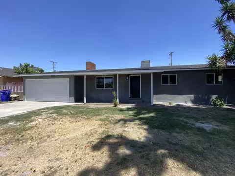 422 W Montgomery Ave, Porterville, CA 93257