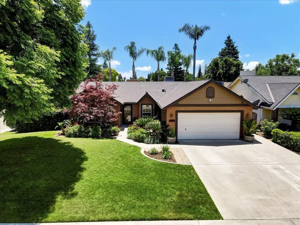  5923 W Iris Ct, Visalia, CA 93277 photo 5