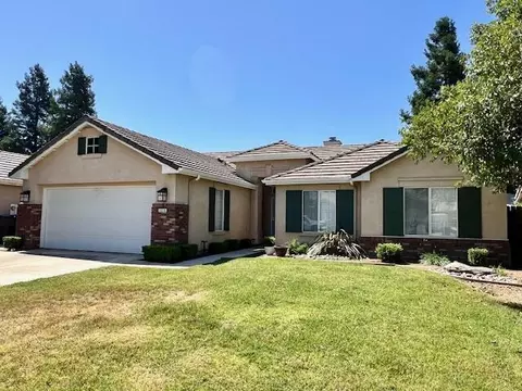 5519 W Dorothea Ave, Visalia, CA 93277