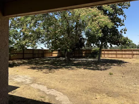 514 E Conway Ct, Visalia, CA 93292 photo 6