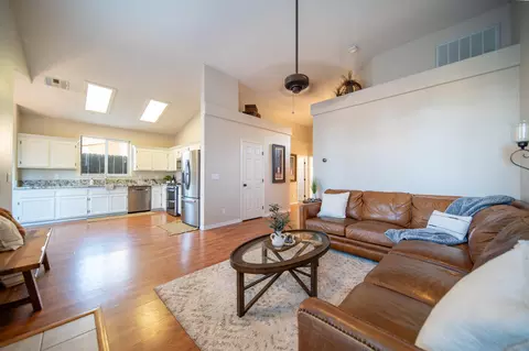 1434 E Dorothea Ave, Visalia, CA 93292 photo 8