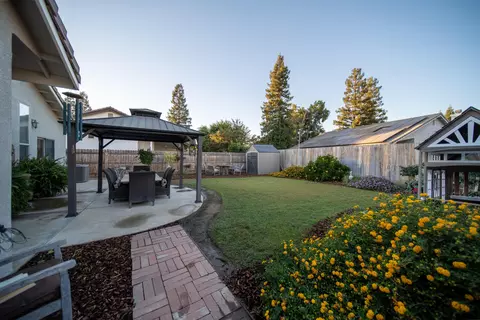 1434 E Dorothea Ave, Visalia, CA 93292 photo 31