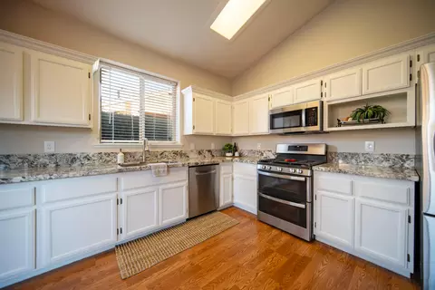 1434 E Dorothea Ave, Visalia, CA 93292 photo 9