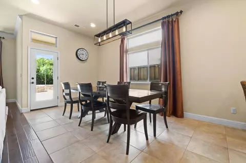 564 W Trenton Ave, Clovis, CA 93619 photo 21