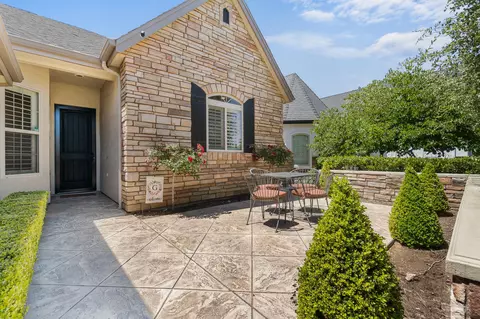 564 W Trenton Ave, Clovis, CA 93619 photo 4