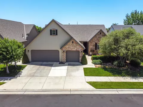 564 W Trenton Ave, Clovis, CA 93619 photo 53