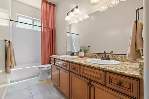 564 W Trenton Ave, Clovis, CA 93619 photo 29