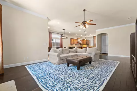 564 W Trenton Ave, Clovis, CA 93619 photo 11