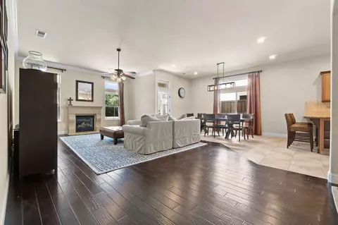 564 W Trenton Ave, Clovis, CA 93619 photo 7