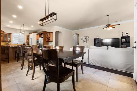 564 W Trenton Ave, Clovis, CA 93619 photo 22