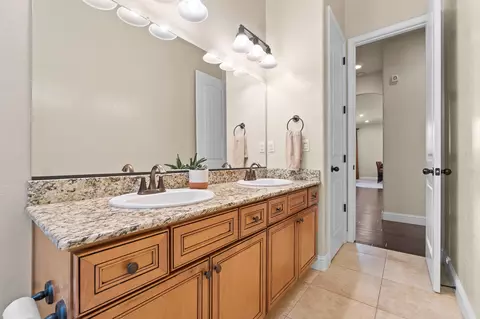 564 W Trenton Ave, Clovis, CA 93619 photo 30