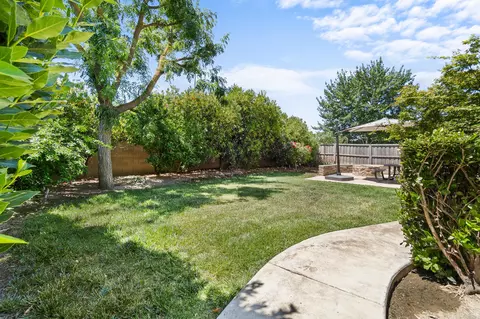 564 W Trenton Ave, Clovis, CA 93619 photo 47