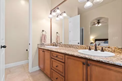 564 W Trenton Ave, Clovis, CA 93619 photo 38